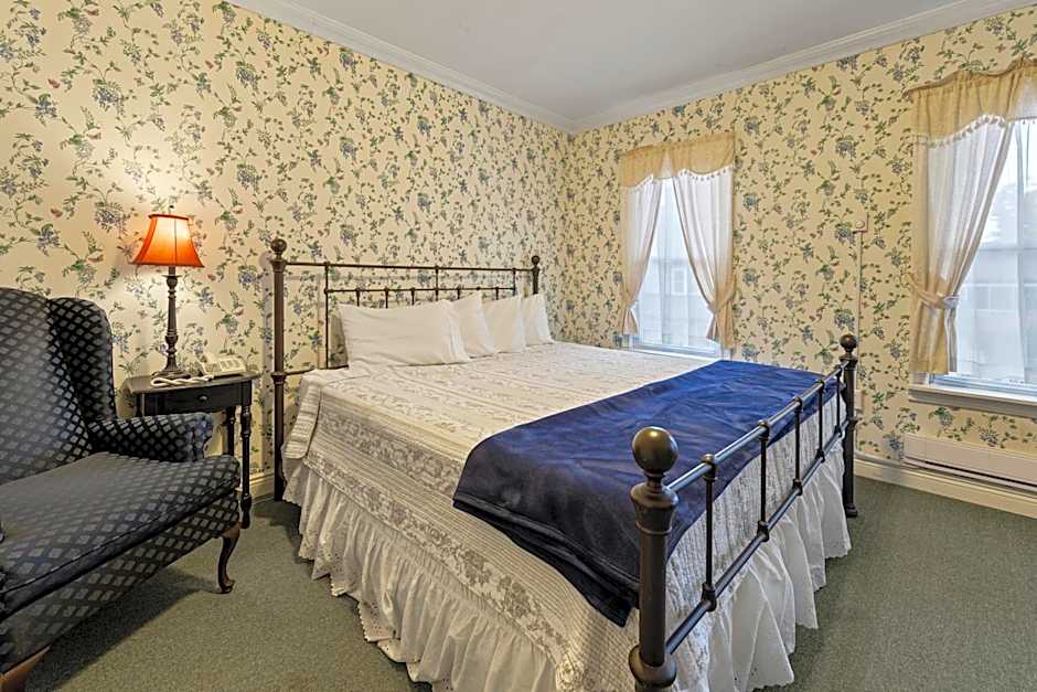 The Pines Inn