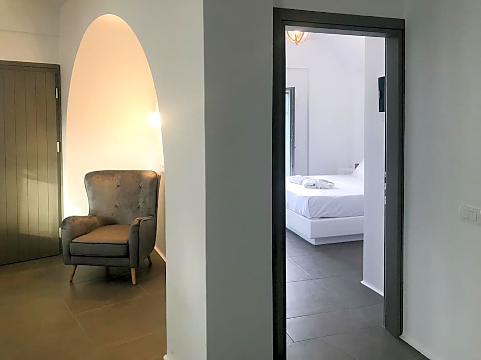 Amphitrite Suites Santorini
