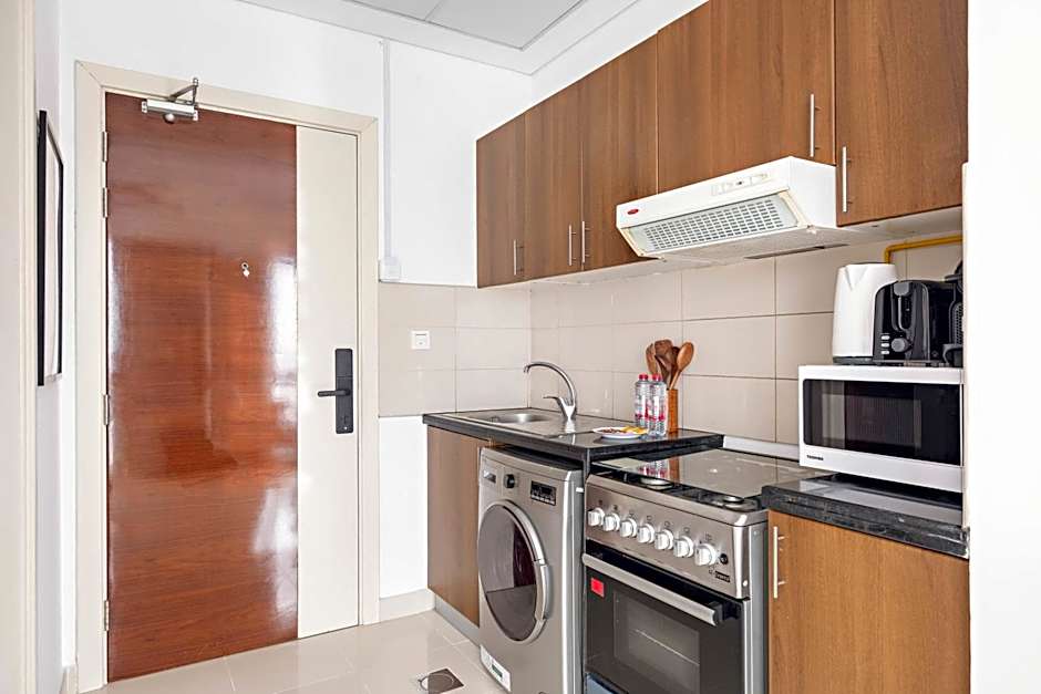 Silkhaus Luxury Studio in Residential Neighborhood