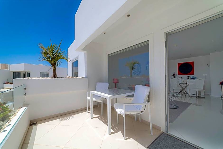 Lani's Suites de Luxe - Adults Only