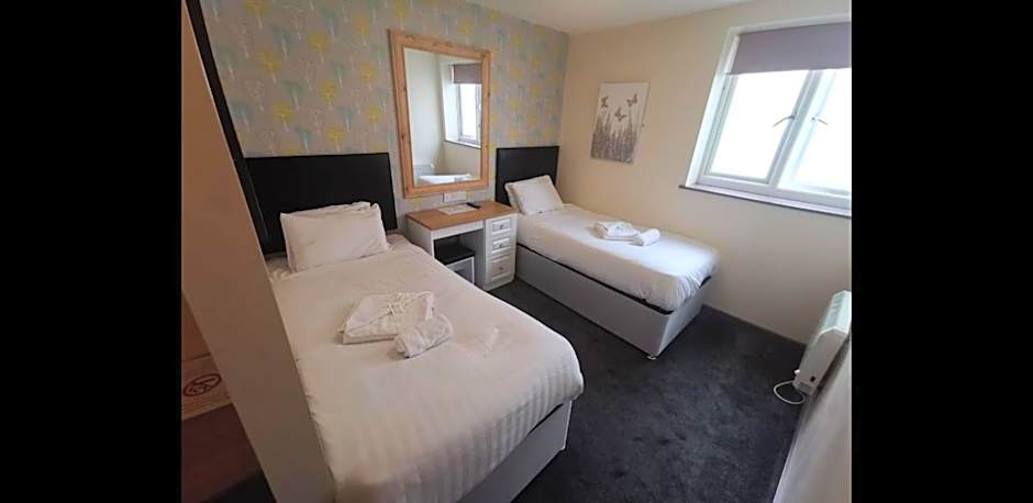 The Avenue Club and Lodge