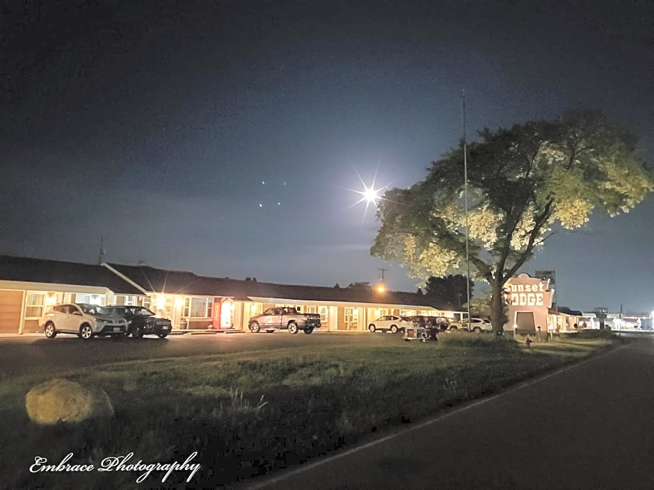 Sunset Lodge Escanaba