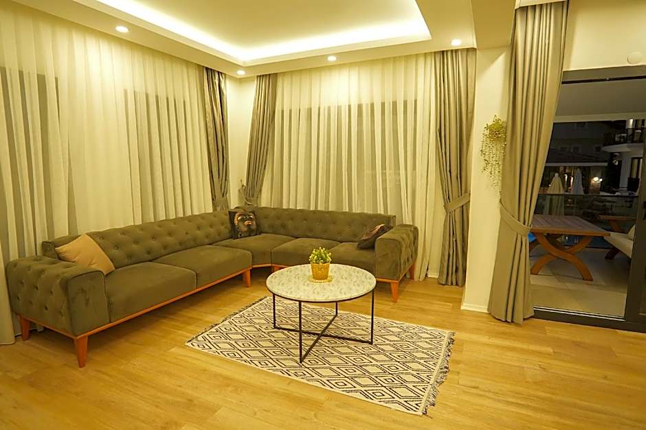 marla suite