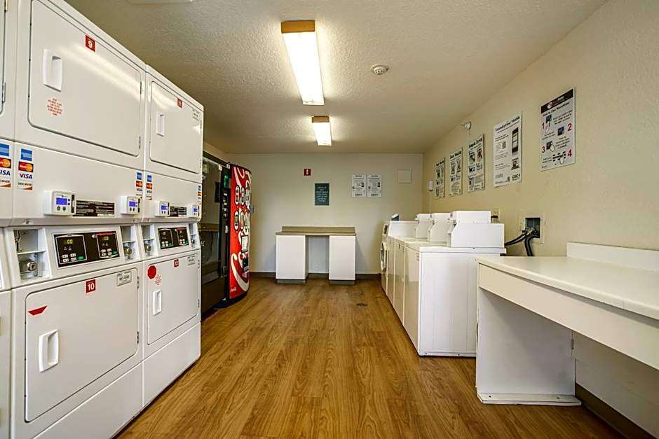 HomeTowne Studios Philadelphia - Maple Shade, NJ