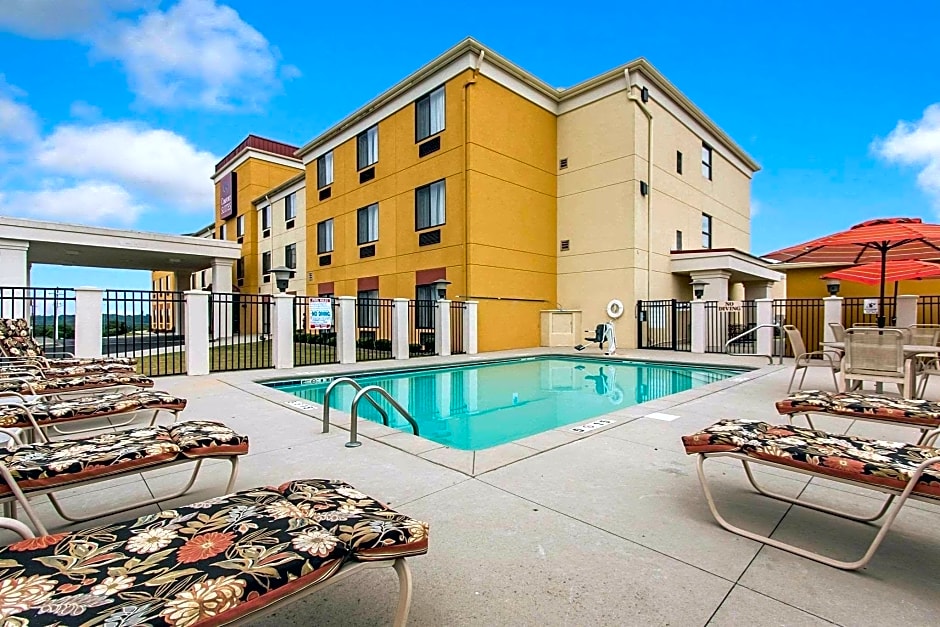 Comfort Suites Cullman I-65 Exit 310