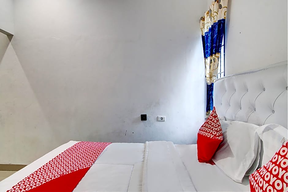 Hotel O Raya Guest House Syariah