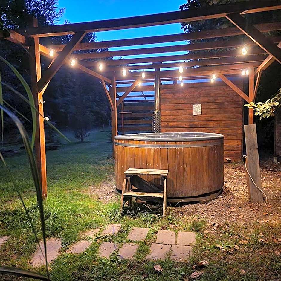 Ranczo w lesie - domki z jacuzzi