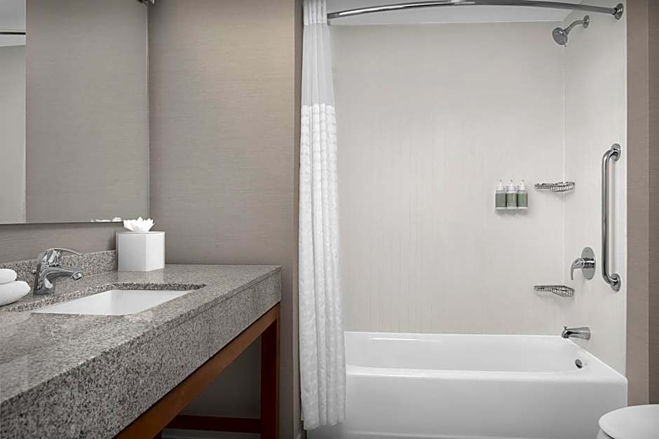 Courtyard by Marriott Richmond Downtown