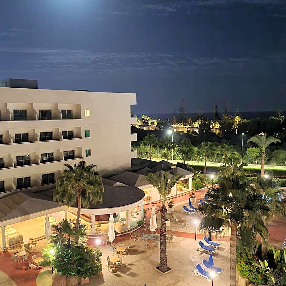 Nissiana Hotel & Bungalows