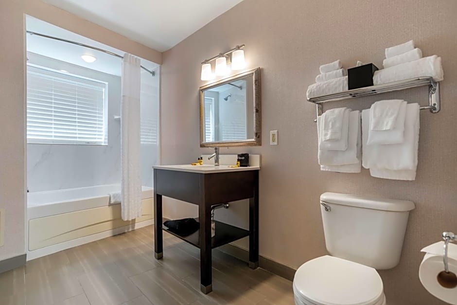 Best Western Plus St. Christopher Hotel