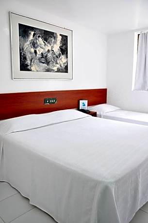 Standard Triple Room with 1 Double Bed and 1 Single Bed