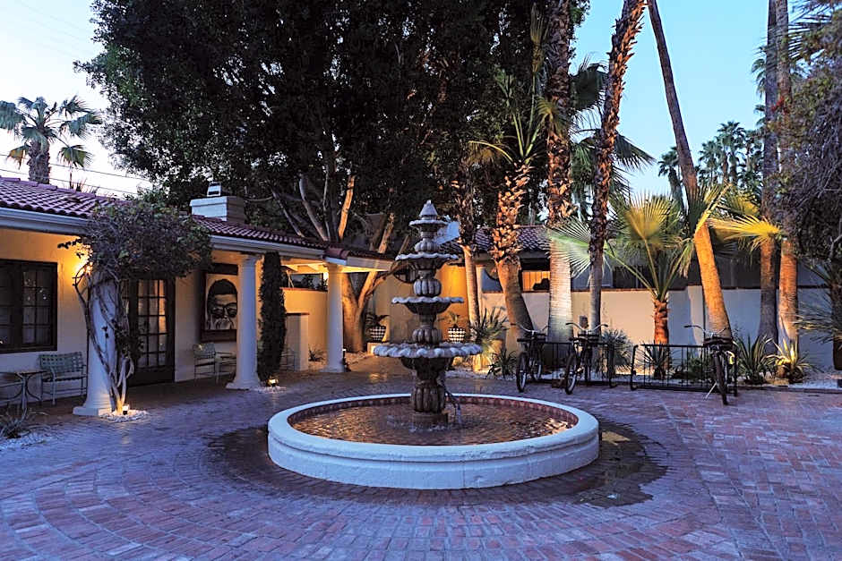 Villa Royale Inn