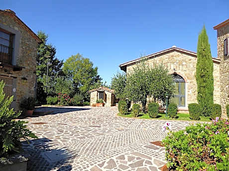 Holiday Home in Montecarelli with Pool