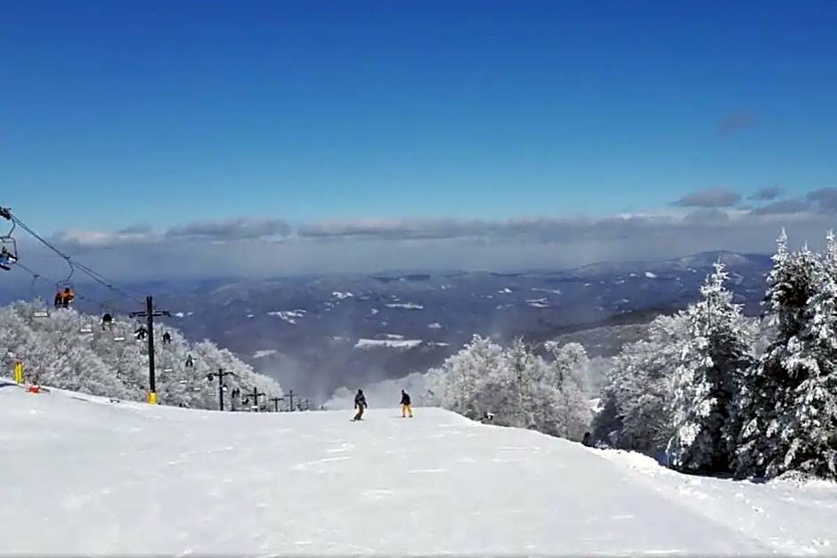 Cozy Mountain Top Ski Studio