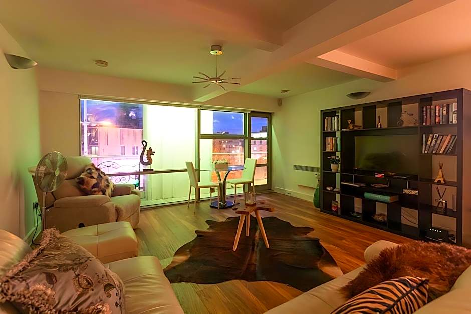 Live in Leeds Millenium Square Apartment