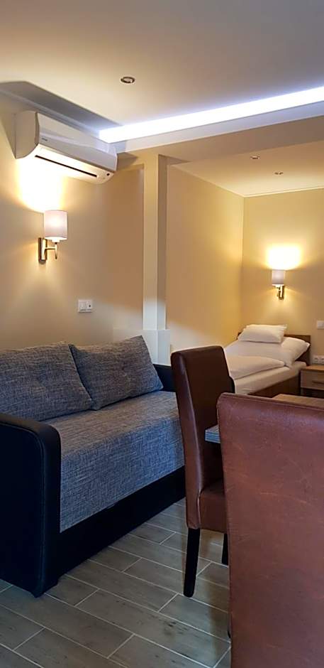 Central Panzió Gyula