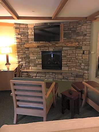 Large King Room with Fireplace