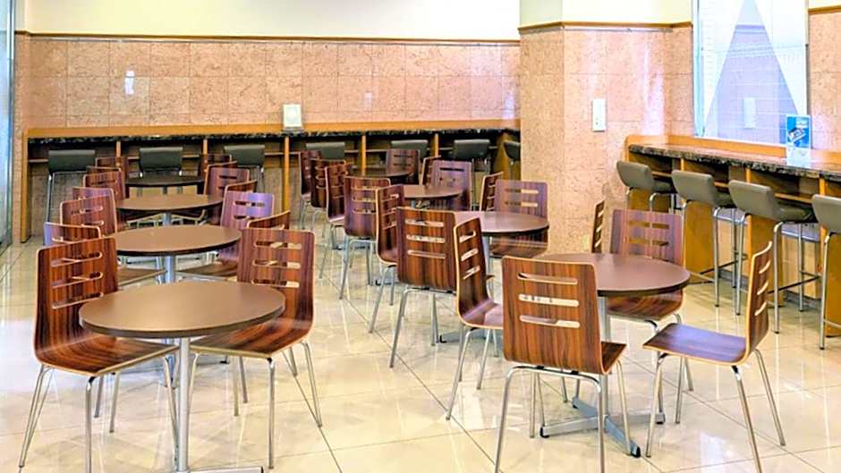 Toyoko Inn Yokohama Shinkoyasu Ekimae