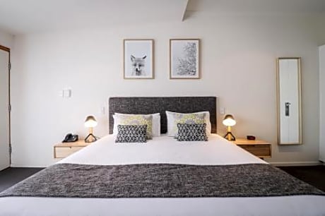 Executive Family Room