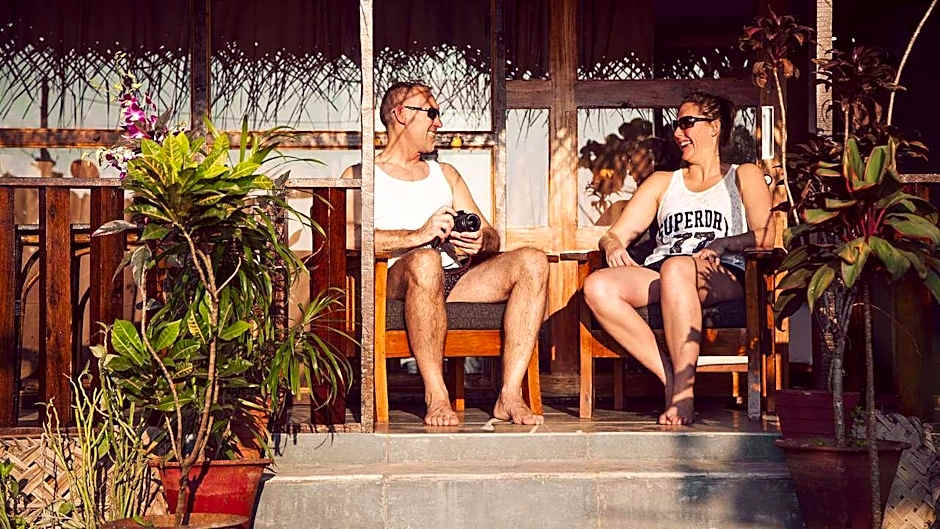 Mariposa Beach Grove