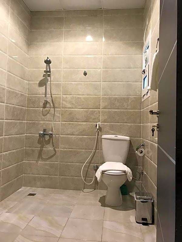 Al Muhanna Plaza Luxury Plus