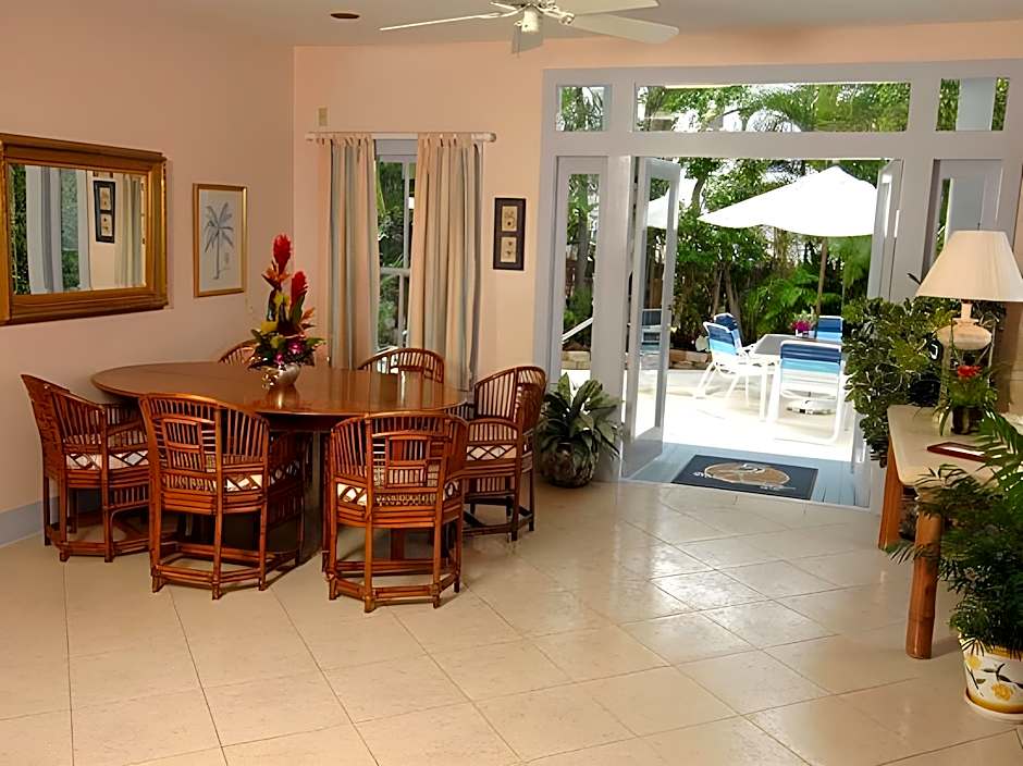 Heron House Court - Adult Only