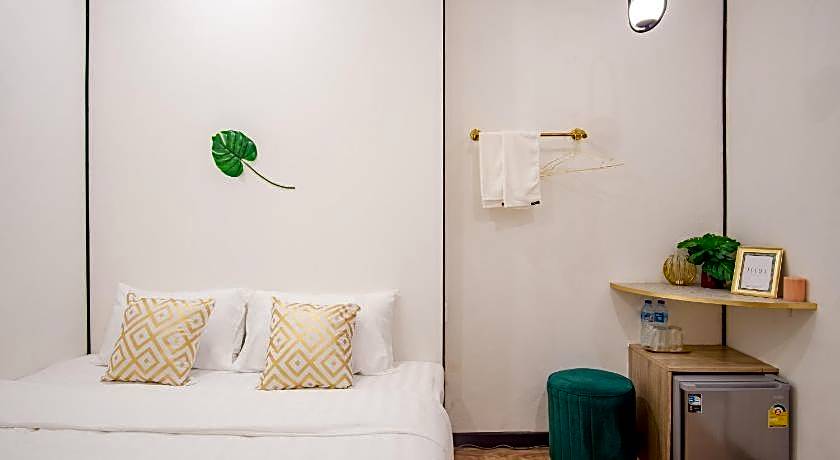 Isara Boutique Hotel and Cafe
