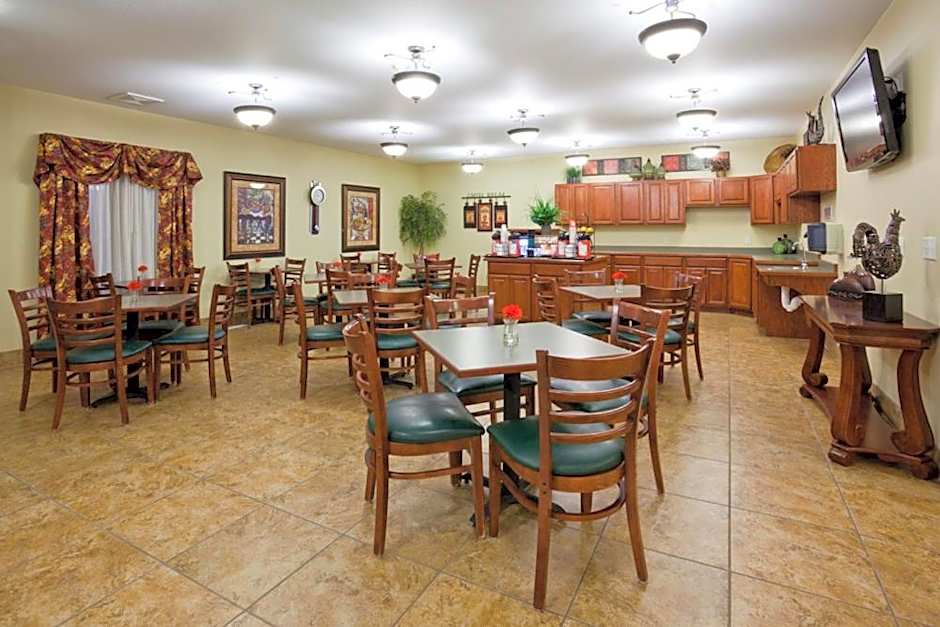 GrandStay Hotel & Suites Downtown Sheboygan