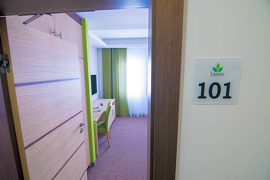 Laurus Motel Airport Tuzla