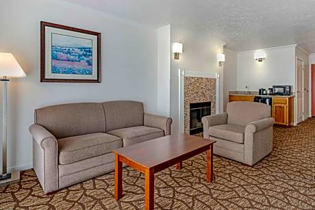 Large King Room with Living Area and Balcony - Non-Smoking