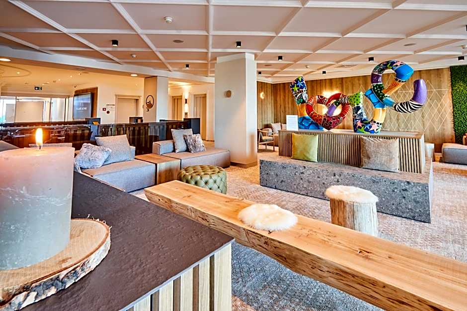 Victoria Hotel & Residence