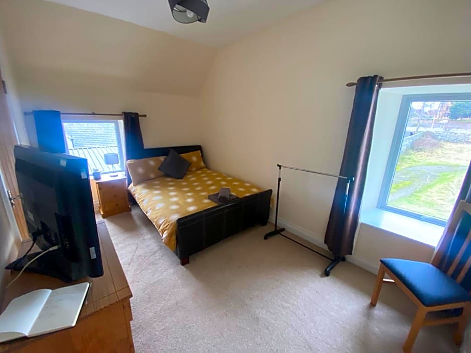 Little Ship Inn Rooms