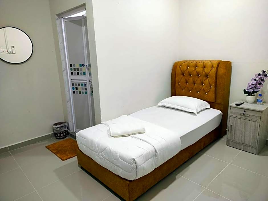 TAMU ROOMSTAY TOK MOLOR