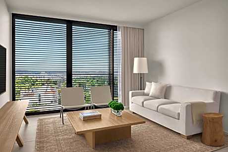 Premier Suite, 1 Bedroom Suite, 1 King, Sofa bed