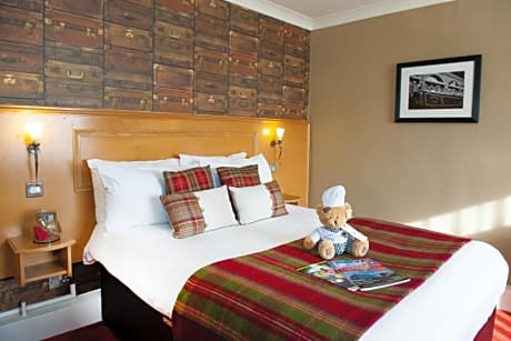 1 King Bed, Non-Smoking, Superior Room, Shower Only