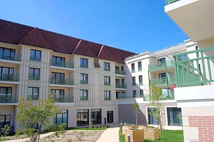 Résidence Services Seniors Domitys - Les Safrans