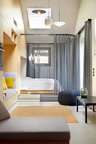 Standard Triple Studio