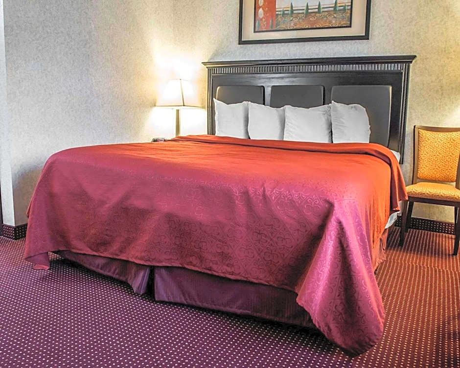 Quality Inn & Suites North Gibsonia