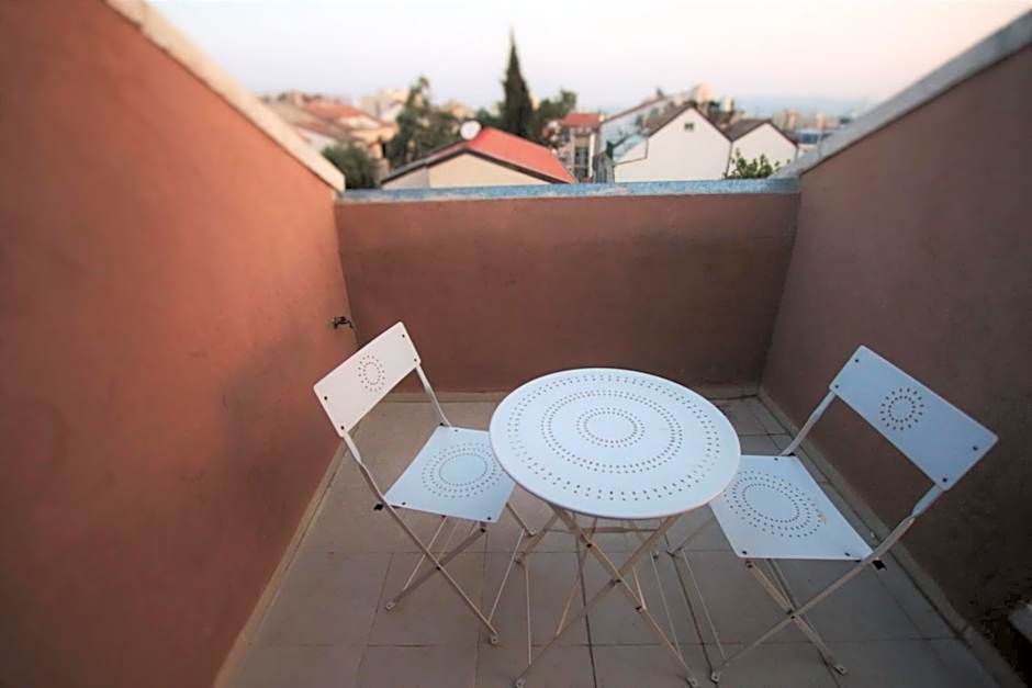 The Market Courtyard - Suites Hotel