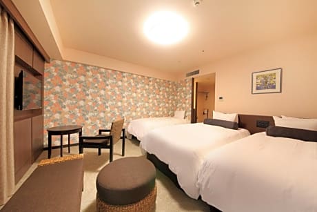 Twin Room with 2 Extra Bed - Smoking