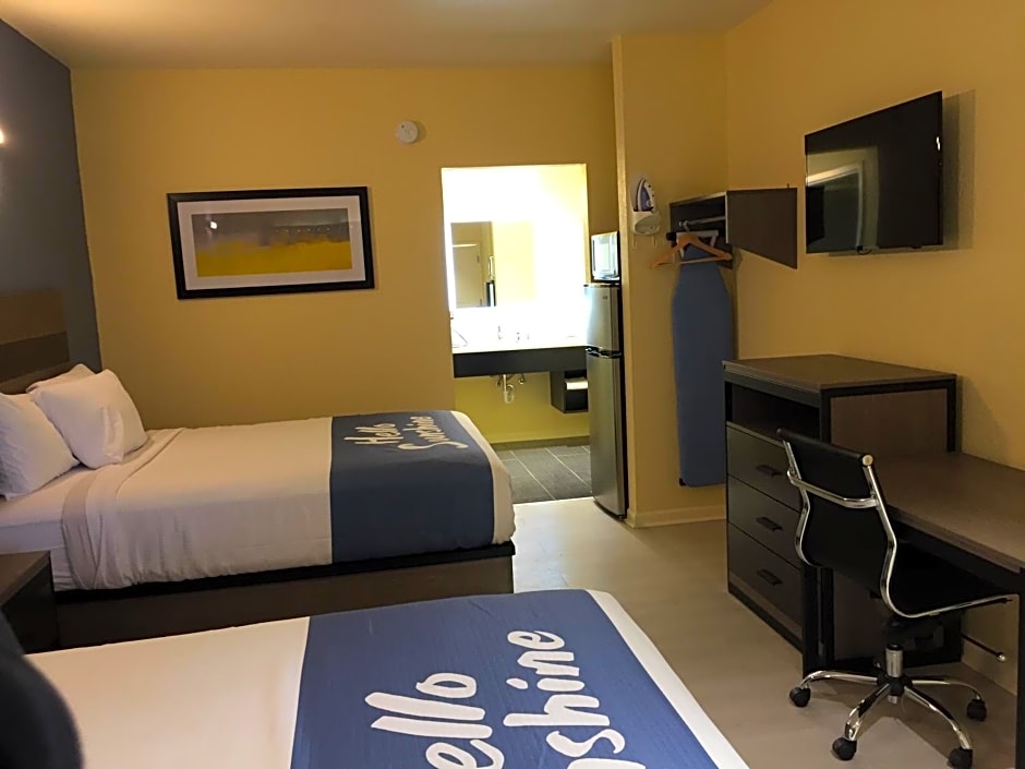 Days Inn by Wyndham Freeport