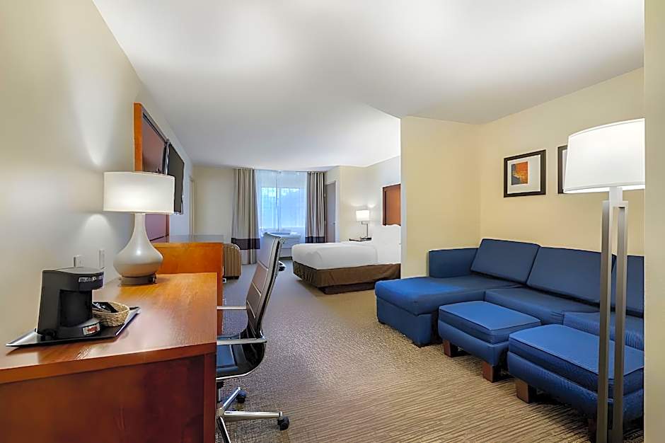 Comfort Suites Johnson Creek