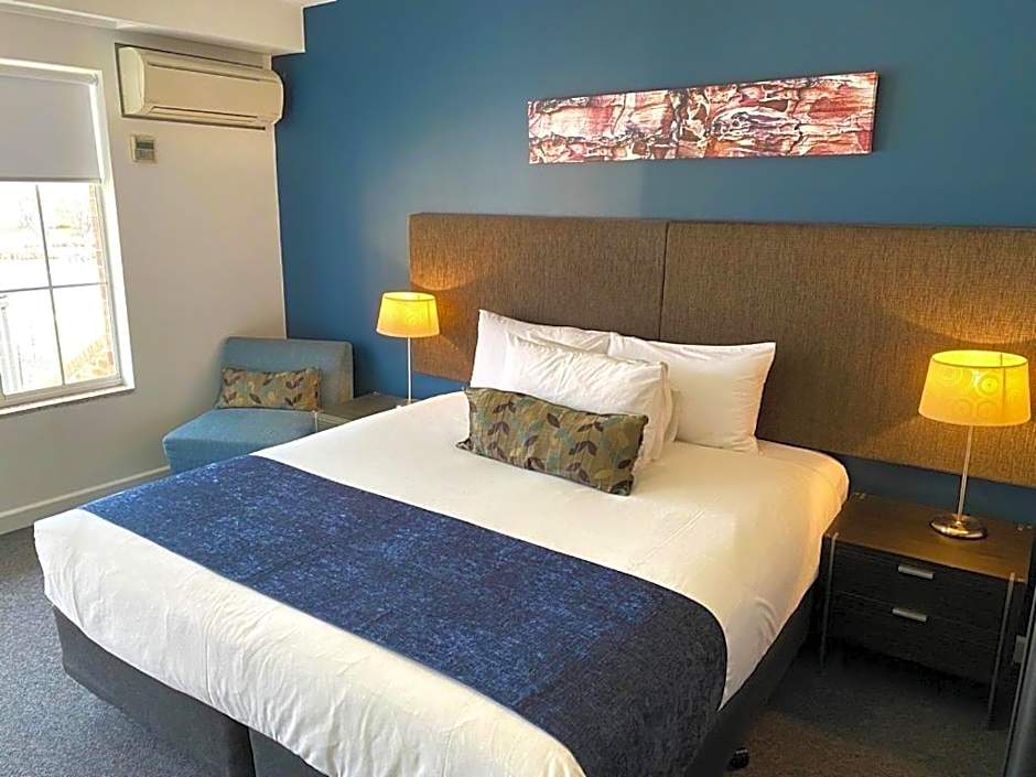 Golden Age Motor Inn