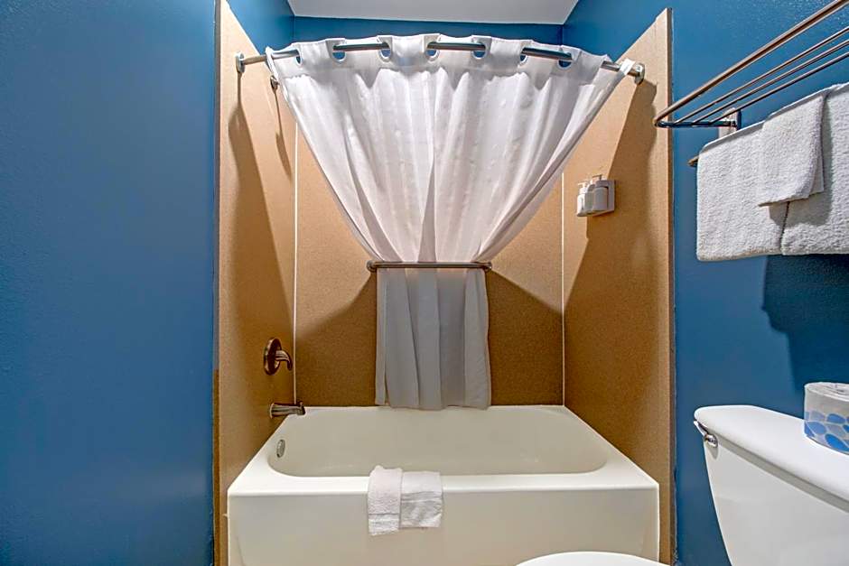 Weslaco Inn by Capital O Near Mercedes