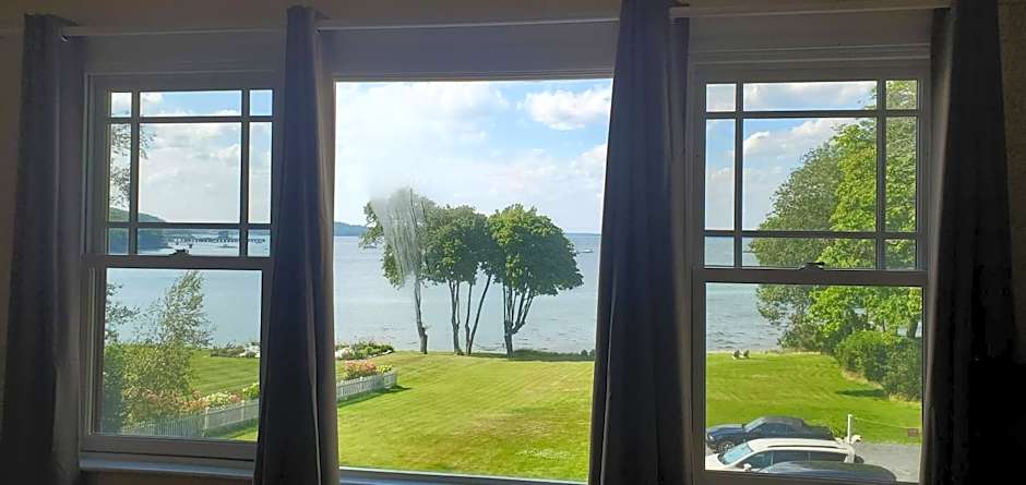 Saltair Inn Waterfront B&B
