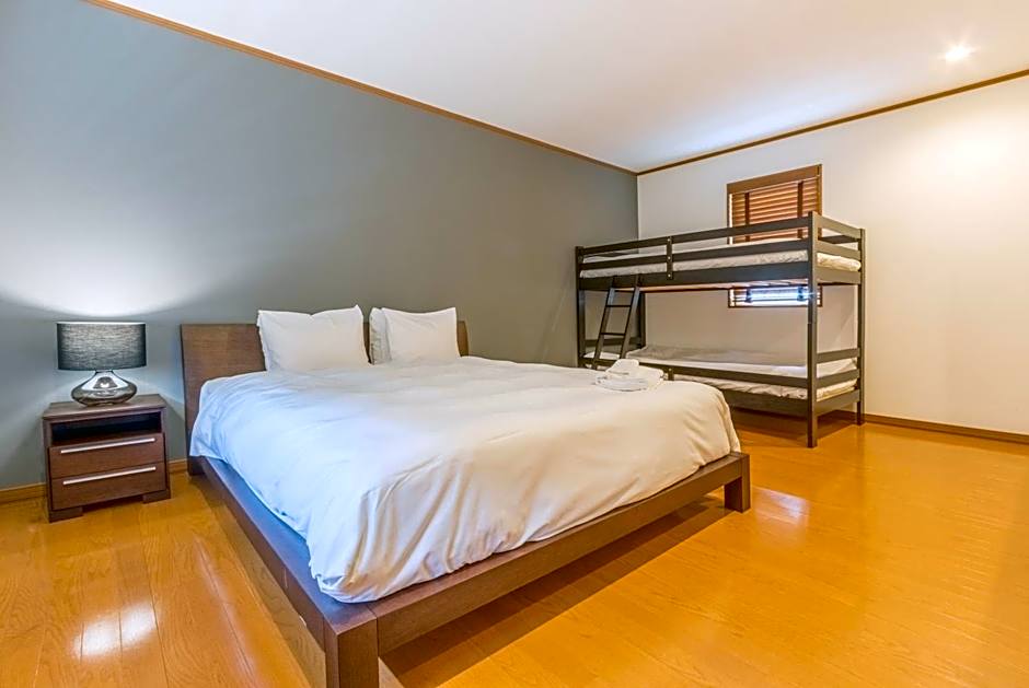 Photo 1 of 9 of 1 Bedroom Apartment