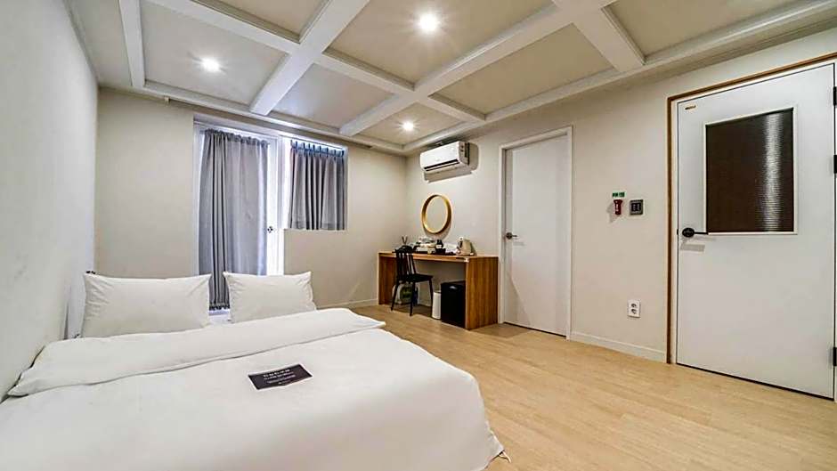 DongBaek Hotel Gohyeon