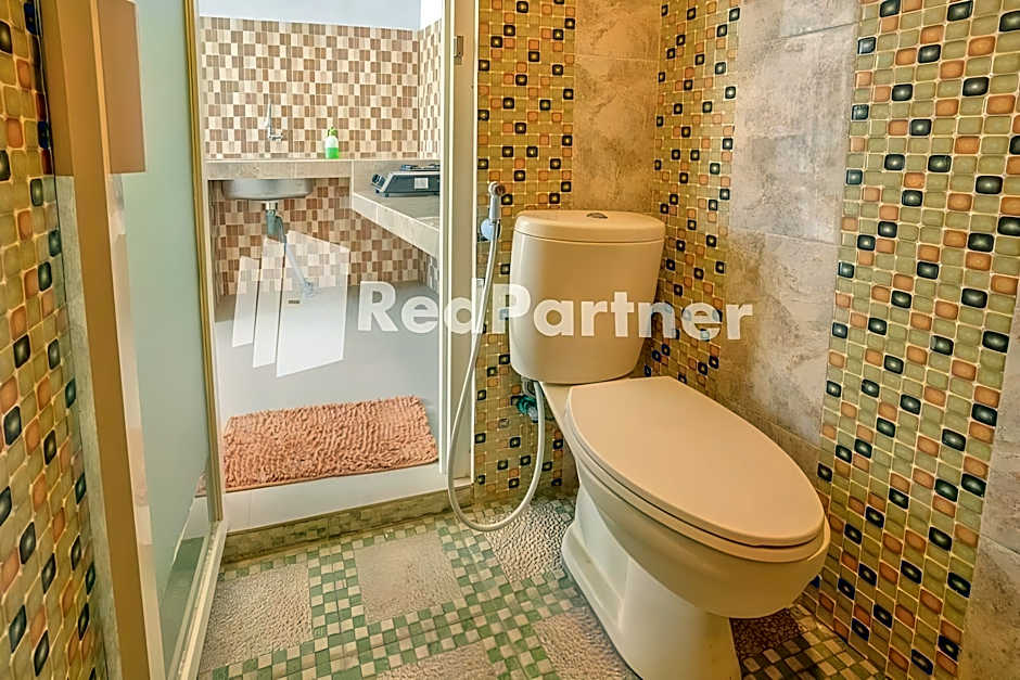 Griya Rahayu Guesthouse Mitra RedDoorz near Jatim Park 2 Batu