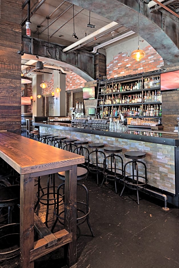 Delta Hotels by Marriott Whistler Village Suites