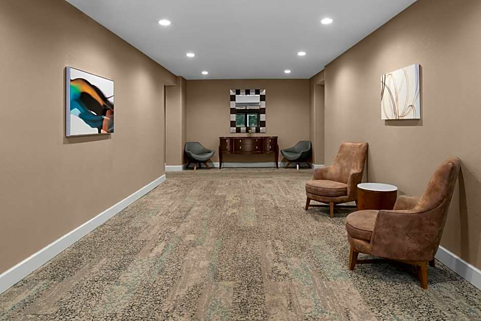 Courtyard by Marriott Charlotte Airport North